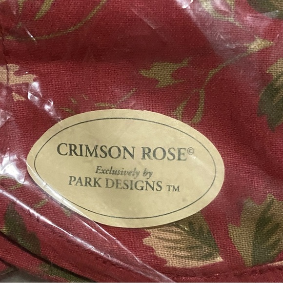Park Designs Vintage Farmhouse Design Scalloped Valance In Crimson Red Rose. - Picture 3 of 4